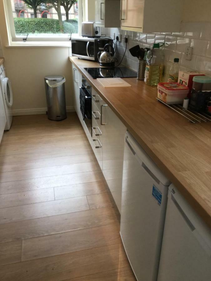 2 Bed City Apartment With Parking Glasgow Zewnętrze zdjęcie